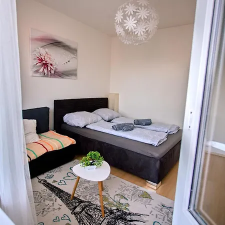 Appartement Mestsky Vyhlad-city View & 24h Self Check-in & Free Parking Banská Bystrica