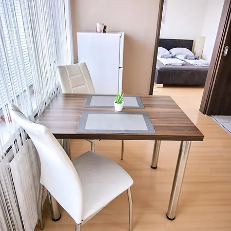 Mestsky Vyhlad-city View & 24h Self Check-in & Free Parking Appartamento Banská Bystrica