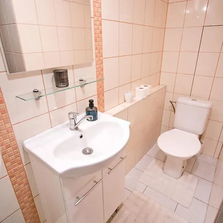 Mestsky Vyhlad-city View & 24h Self Check-in & Free Parking Appartement Banská Bystrica