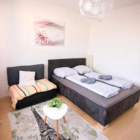 Mestsky Vyhlad-city View & 24h Self Check-in & Free Parking Banská Bystrica