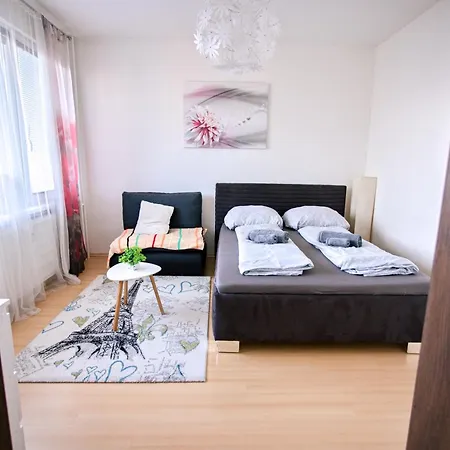 Mestsky Vyhlad-city View & 24h Self Check-in & Free Parking